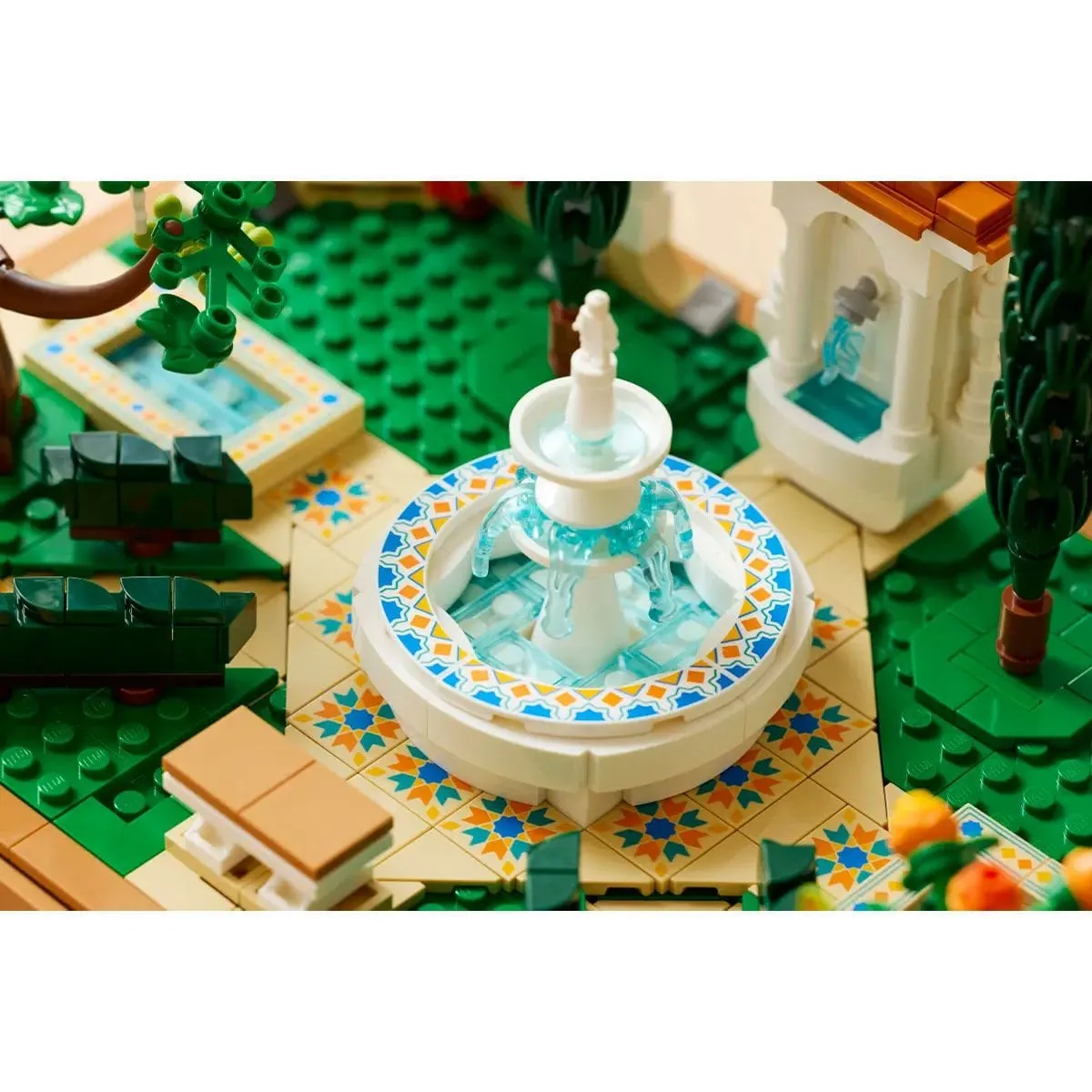 Lego icons Çeşmeli Bahçe - Fountain Garden 1302 parça +18 yaş — görsel 6