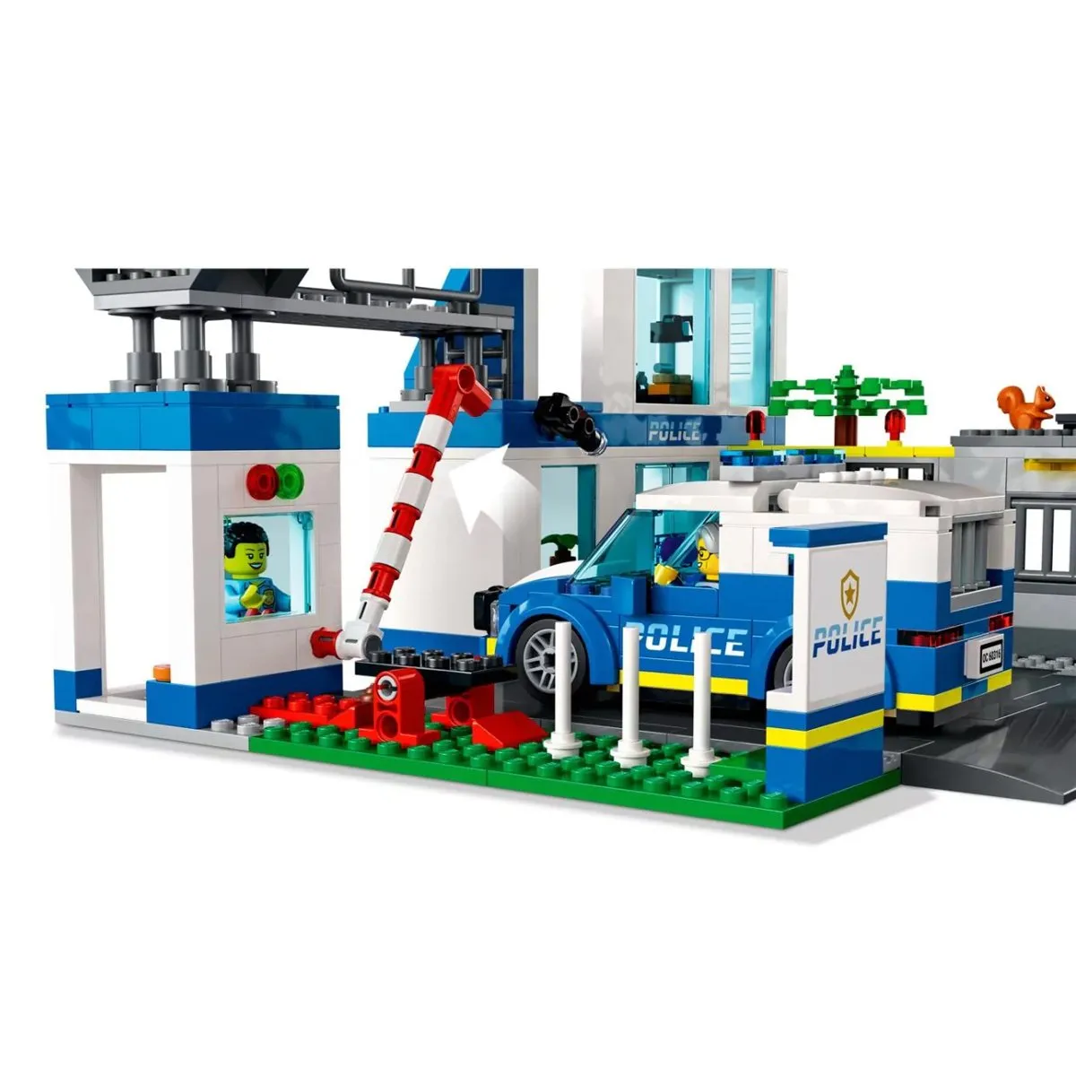 Lego City - Polis Merkezi 668 parça +6 yaş — görsel 3