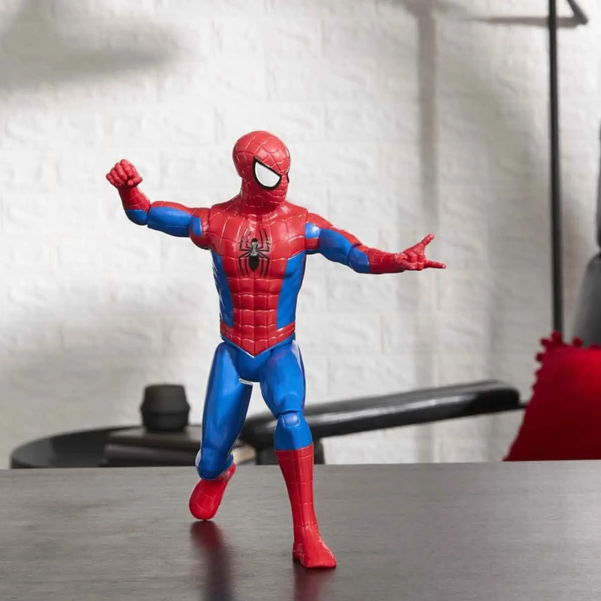 Spider-Man Titan Serisi Aksiyon Figürü 30 Cm — görsel 3