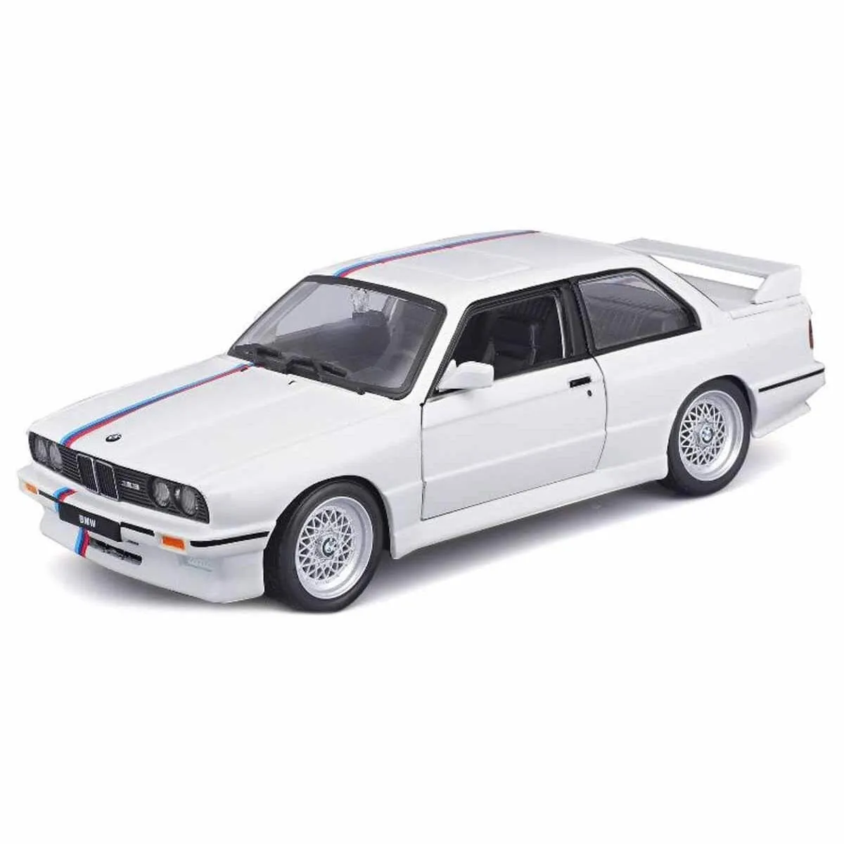 Burago 1:24 BMW M3 1988 Model Araba — görsel 2