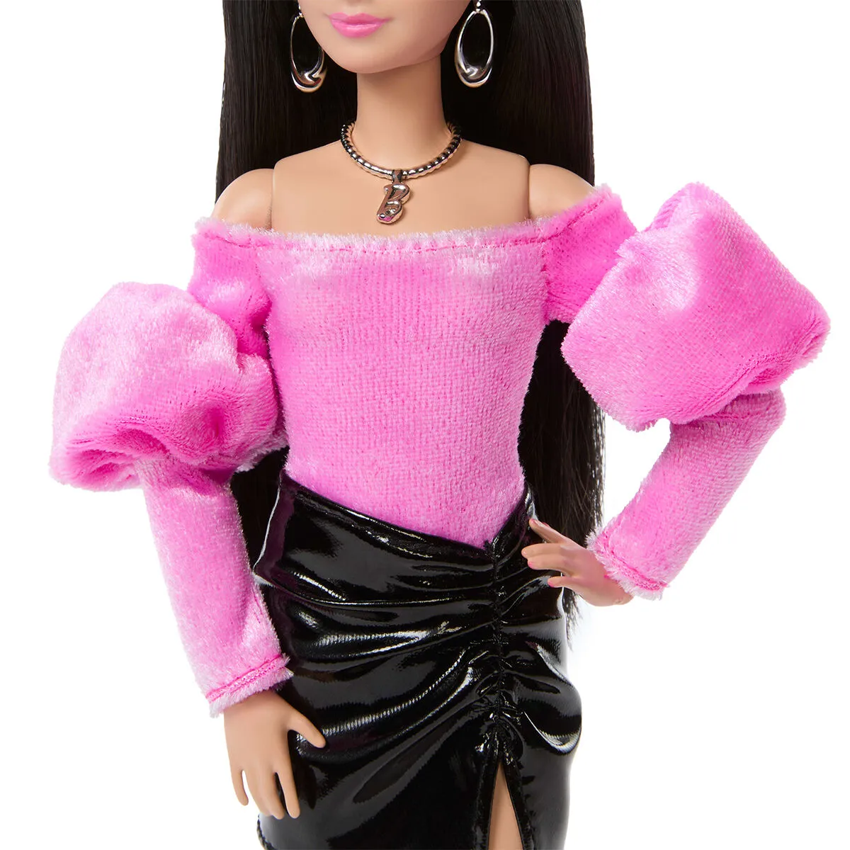 Barbie Deluxe Style Siyah Metalik Elbiseli Bebek — görsel 4