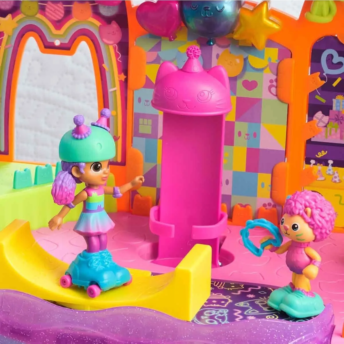 Gabby's Dollhouse Çatı Katı Paten Partisi Oyun Seti — görsel 5