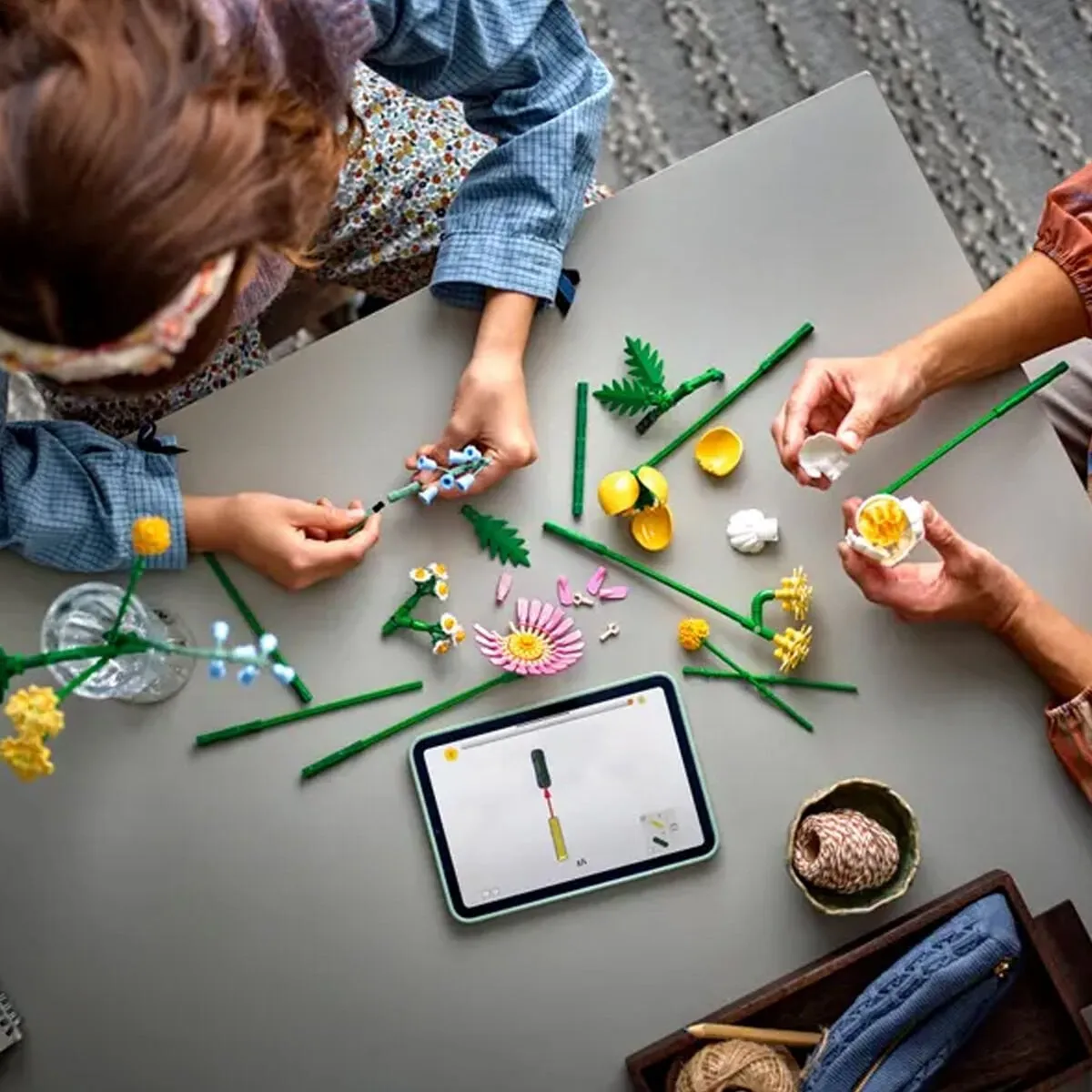 Lego iconic Botanicals Pembe Çiçek Buketi 373 parça +9 yaş — görsel 5